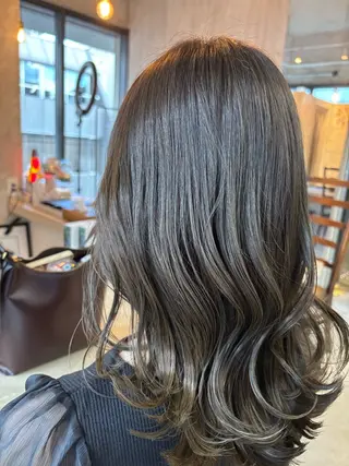 ミディアム 西岡 乙花のヘアスタイル