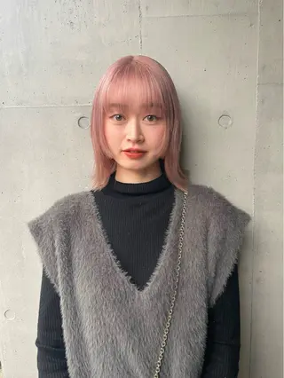 カラー ミルクティーベージュ ブリーチ🖤サヤカのヘアスタイル