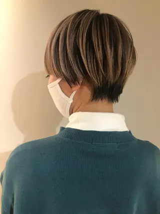 ショート カラー 上品な大人レイヤー 🍀渋谷🍀濱口敬太のヘアスタイル