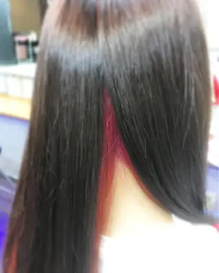 ロング カラー ヨシダ アズサのヘアスタイル