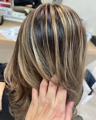 ミディアム カラー ヘアアレンジ 髪質改善×ハイトーン 中田啄也のヘアスタイル