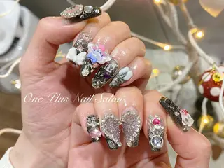 ロング ネイル One Plus Nail Salonのネイルデザイン
