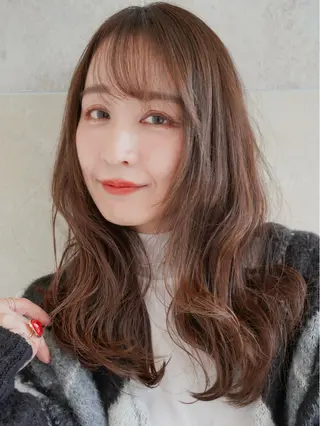 セミロング カラー 江田 智沙穂のヘアスタイル