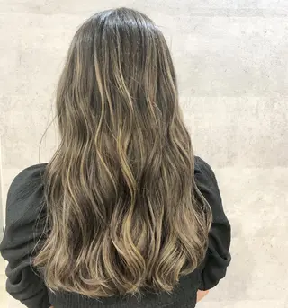 ロング カラー 髪質改善で 憧れの潤艶美髪にのヘアスタイル