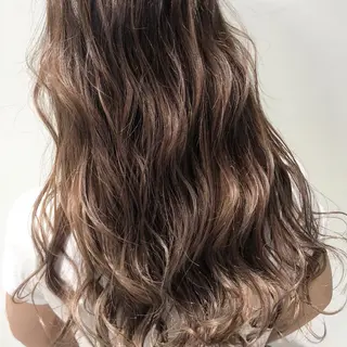 カラー 三鷹で1番ショート ボブをカットする新谷のヘアスタイル