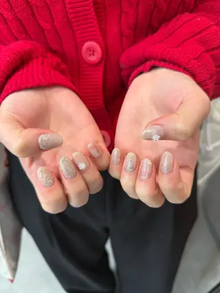 ネイル はばすみれ🎀ﾈｲﾙ 光ﾌｪｲｼｬﾙ ﾍｱのネイルデザイン