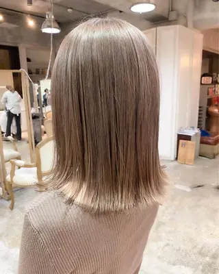ショート カラー 柔らかベージュ 🤎YUKAのヘアスタイル