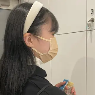 セミロング カラー 中根 麻友香のヘアスタイル