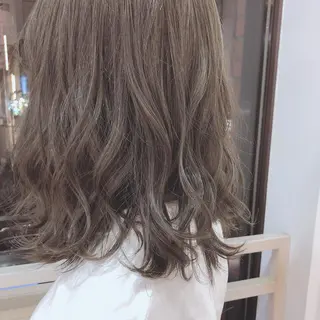 ミディアム カラー TRENCH　相澤 果歩のヘアスタイル