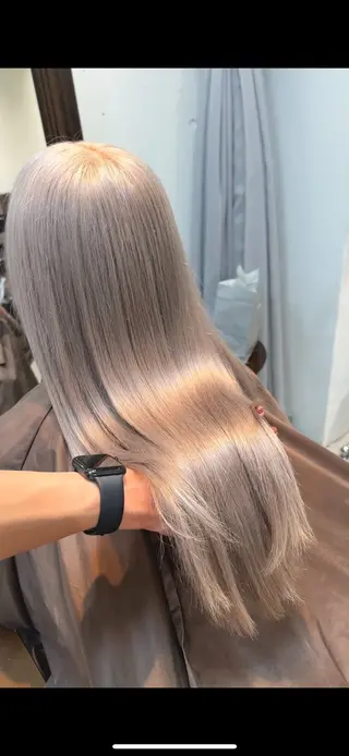 ロング パーマ ヘアアレンジ ブリーチカラー🤍 颯馬🐈‍⬛のヘアスタイル