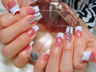 ネイル マツエク・マツパ アイブロウ Nail&eye Belire 新宿のネイルデザイン