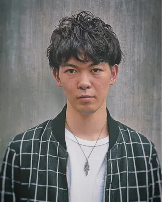 ショート ミディアム パーマ メンズ 榎本 稔久のヘアスタイル