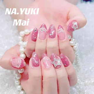 ネイル 🦋 Queenieのネイルデザイン