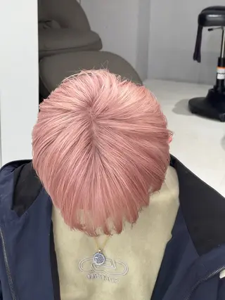 ショート カラー 艶髪ハイトーン✖️ デザインシュンペイのヘアスタイル