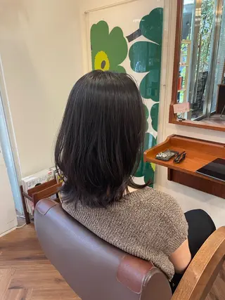 ミディアム 望月 千絵のヘアスタイル