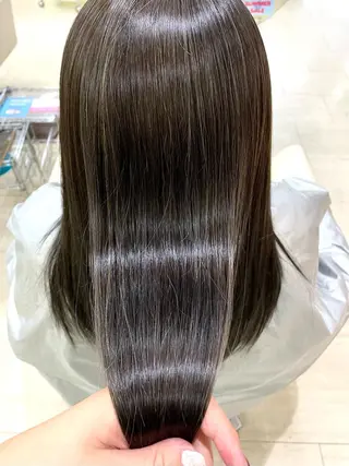 ロング レイヤーカット/透明 感カラー🩵中村友美のヘアスタイル