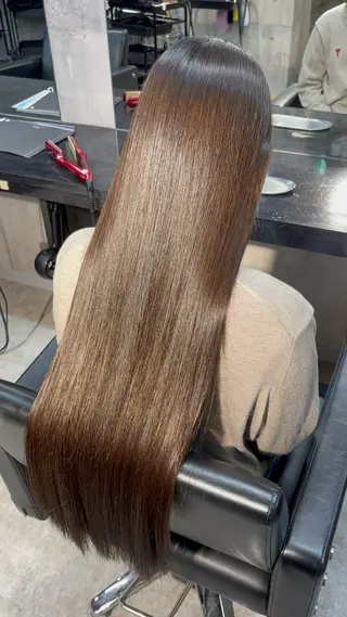 ロング 溝渕朋也 /髪質改善ストレートのヘアスタイル