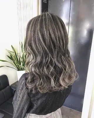 ミディアム カラー ヘアアレンジ 透明感/レイヤー 🇰🇷tomonaのヘアスタイル