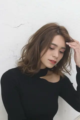 ミディアム 秋元 直人のヘアスタイル