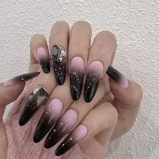 ネイル Queens 榊 まおのネイルデザイン