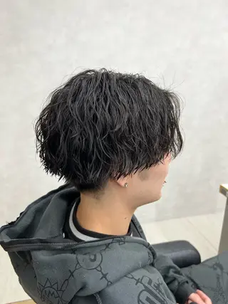 ミディアム パーマ メンズ 🏅メンズ特化 ヤマクラ タイキのヘアスタイル