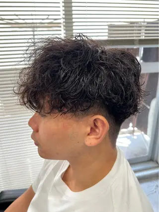 ショート パーマ メンズ ユウ🪄 パーマ指名No1のヘアスタイル