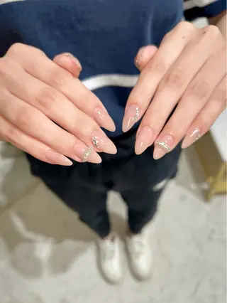 ネイル うるキラ✨ワンホン yuka🥂のネイルデザイン