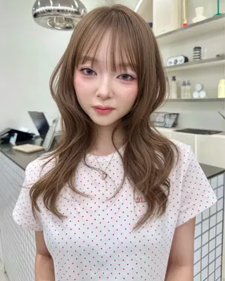 ミディアム 似合わせカット🩵 なりたみゆうのヘアスタイル