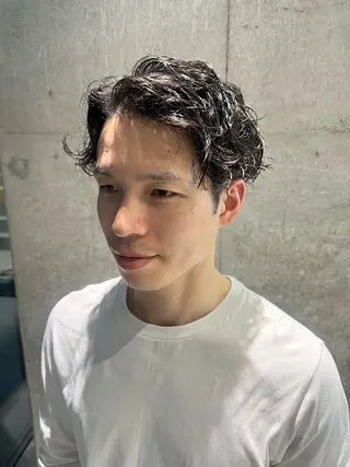 パーマ メンズ 吉沢遣人/レイヤー 艶カラー/抜け感のヘアスタイル