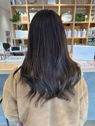 セミロング 丹 みなみのヘアスタイル