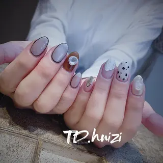 ミディアム めぐみのネイルサロン スタッフ練習のネイルデザイン