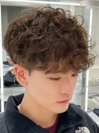 ショート パーマ メンズ センターパート/ マッシュ 小野 樹のヘアスタイル