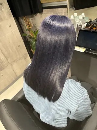 セミロング カラー _WHITE / KENTOのヘアスタイル