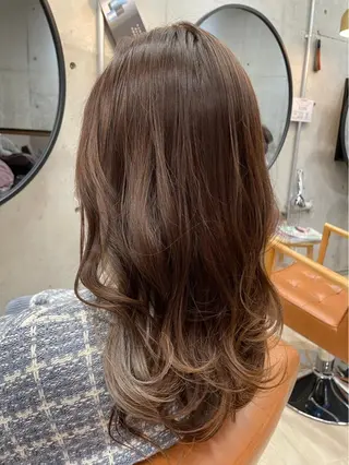 ロング カラー 東 史夏のヘアスタイル