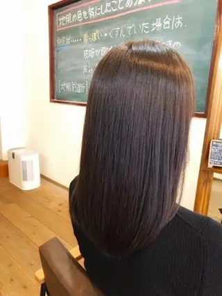 ミディアム nest  のヘアスタイル