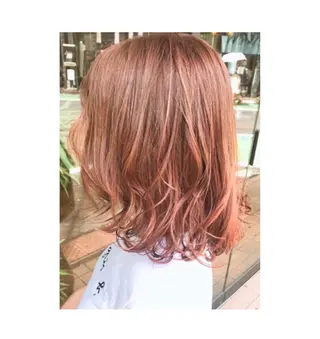 セミロング カラー あらい なつみのヘアスタイル