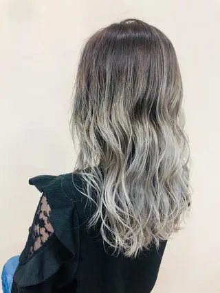 セミロング カラー hair studio  jyym's所属・ボーイッシュ美容師 刈り上げ/ショートのヘアスタイル