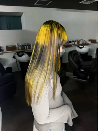 カラー lin.ブリーチ デザインカラーのヘアスタイル