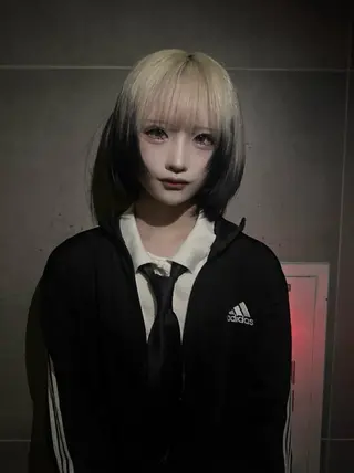 ミディアム ✴︎TO-MA✴︎ レッドカラー/透明感のヘアスタイル