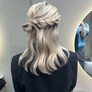 ミディアム カラー ヘアアレンジ うるツヤハイトーン/ レイヤー⟡mayuのヘアスタイル