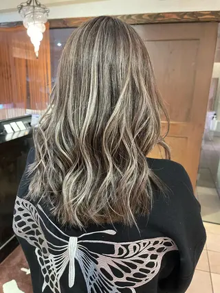 ミディアム カラー パーマ ヘアアレンジ メンズ キッズ ネイル マツエク・マツパ アイブロウ 海外レイヤー/ レイヤーカット/和田のヘアスタイル