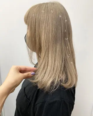 セミロング カラー ☀️透明感color KURO☀️のヘアスタイル
