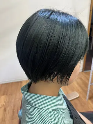 ショート 腰越 麻奈のヘアスタイル
