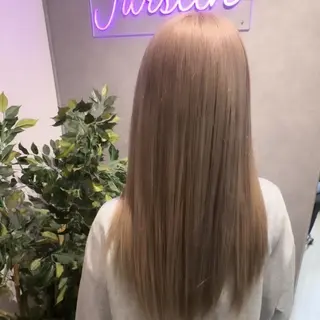 カラー ブリーチカラー コティのヘアスタイル