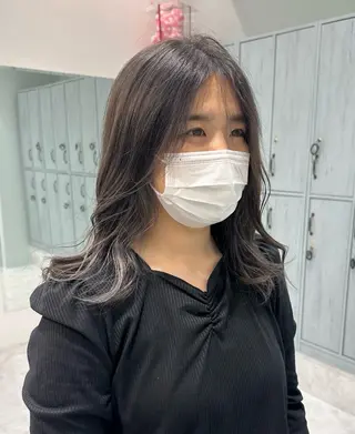 セミロング カラー 中川 茜里のヘアスタイル
