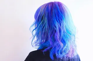 ミディアム 派手髪 美容師JUNのヘアスタイル