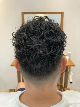 ショート パーマ メンズ 内村 純也のヘアスタイル