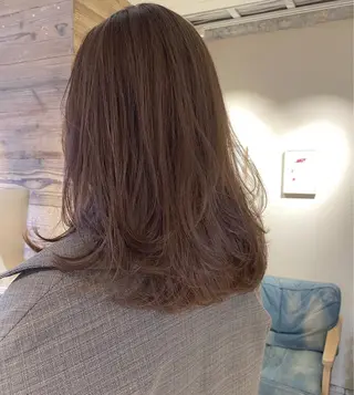 ミディアム カラー io濱川 遥のヘアスタイル