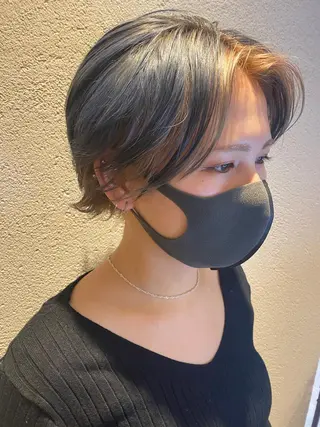 ショート カラー 艶カラー　宮﨑 蒼のヘアスタイル