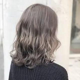 セミロング パーマ やまこし 美裕樹のヘアスタイル